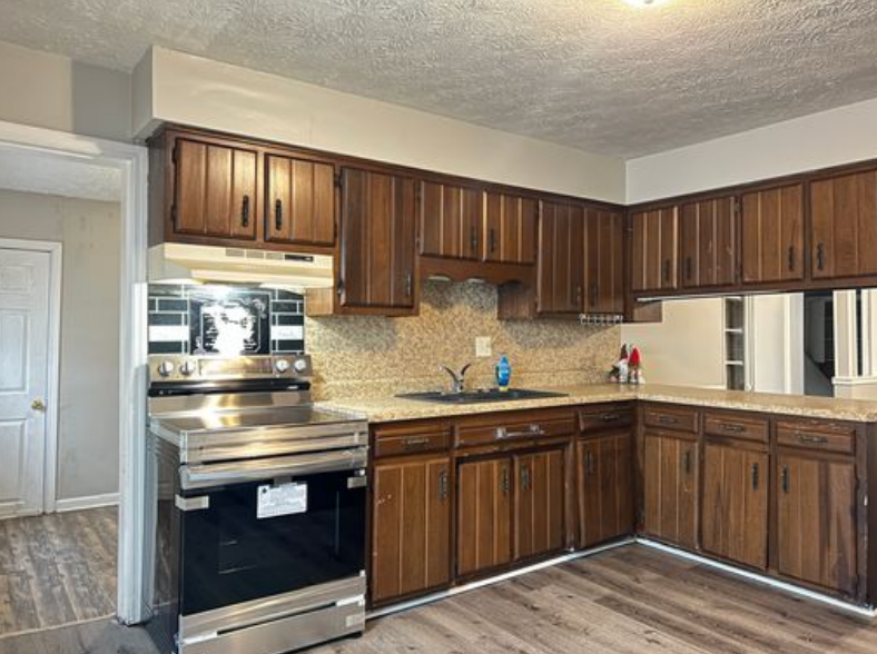 130 N Main St #130 - Photo 2 of 4