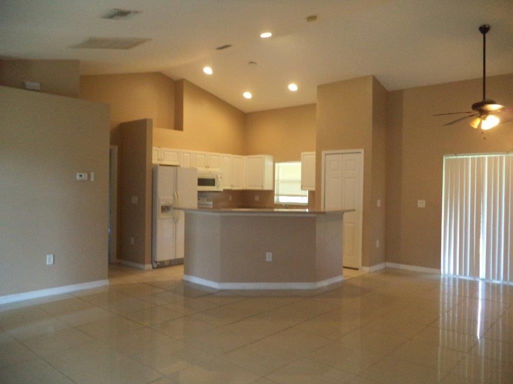 3204 35th St Sw - Photo 3 of 3