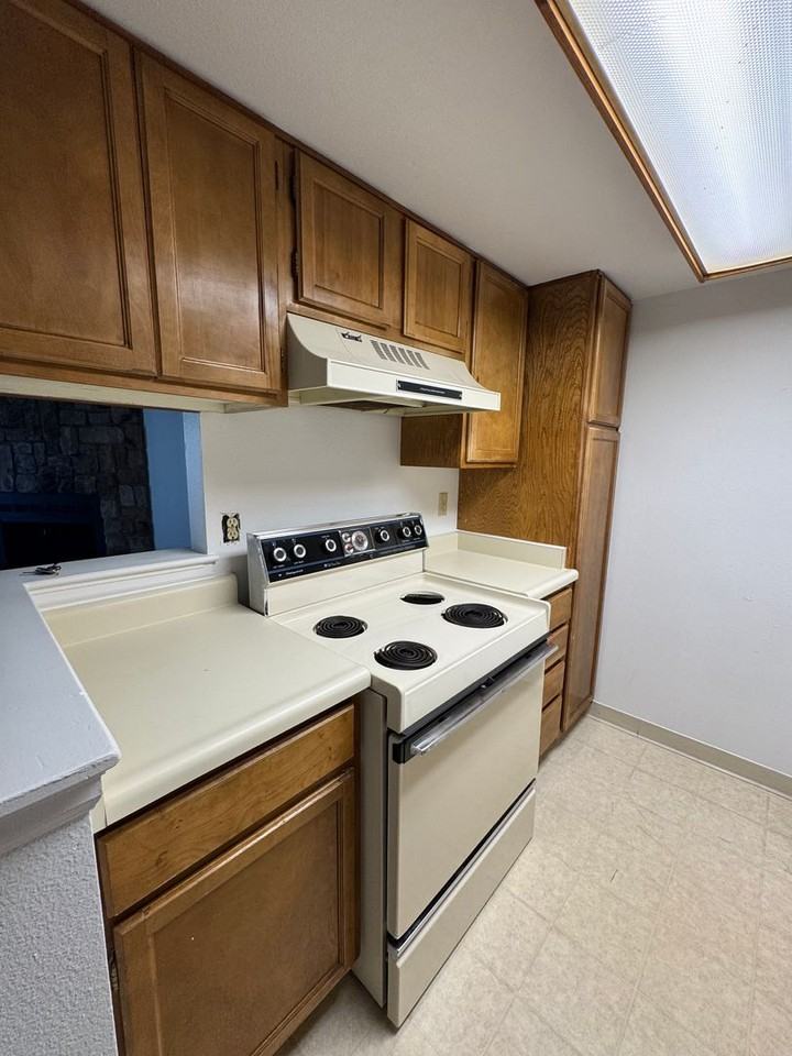 814 Tenderfoot Hill Rd #201 - Photo 4 of 10