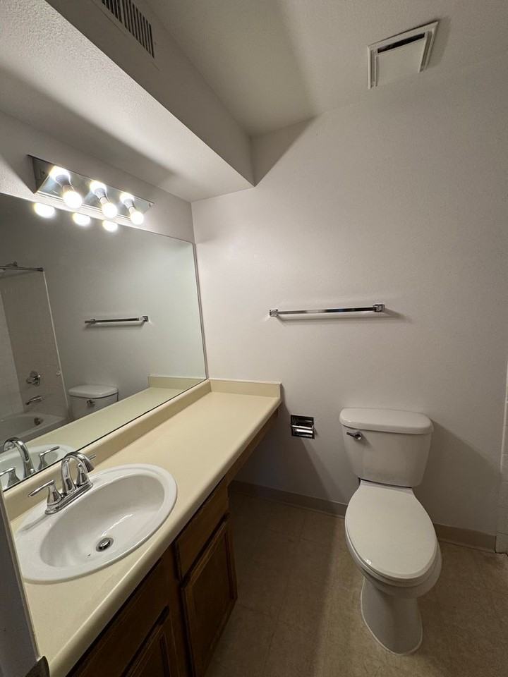 814 Tenderfoot Hill Rd #201 - Photo 7 of 10