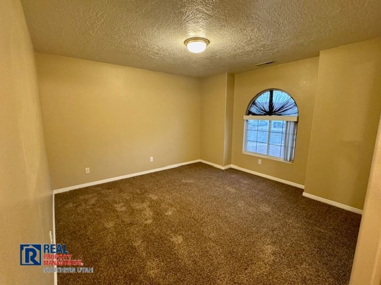 2339 E 130 N - Photo 2 of 14