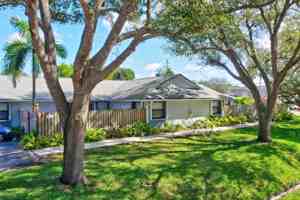 featured image of 911 Sw Castaneda Ln