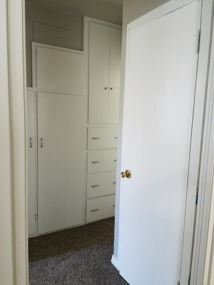 402 W Palm St - Photo 3 of 8
