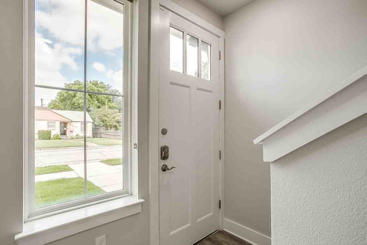 3200 Forest Park Blvd - Photo 5 of 40