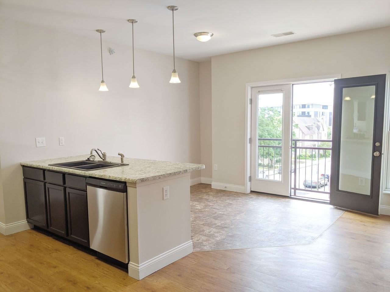 Sixth & Washington - Photo 3 of 22