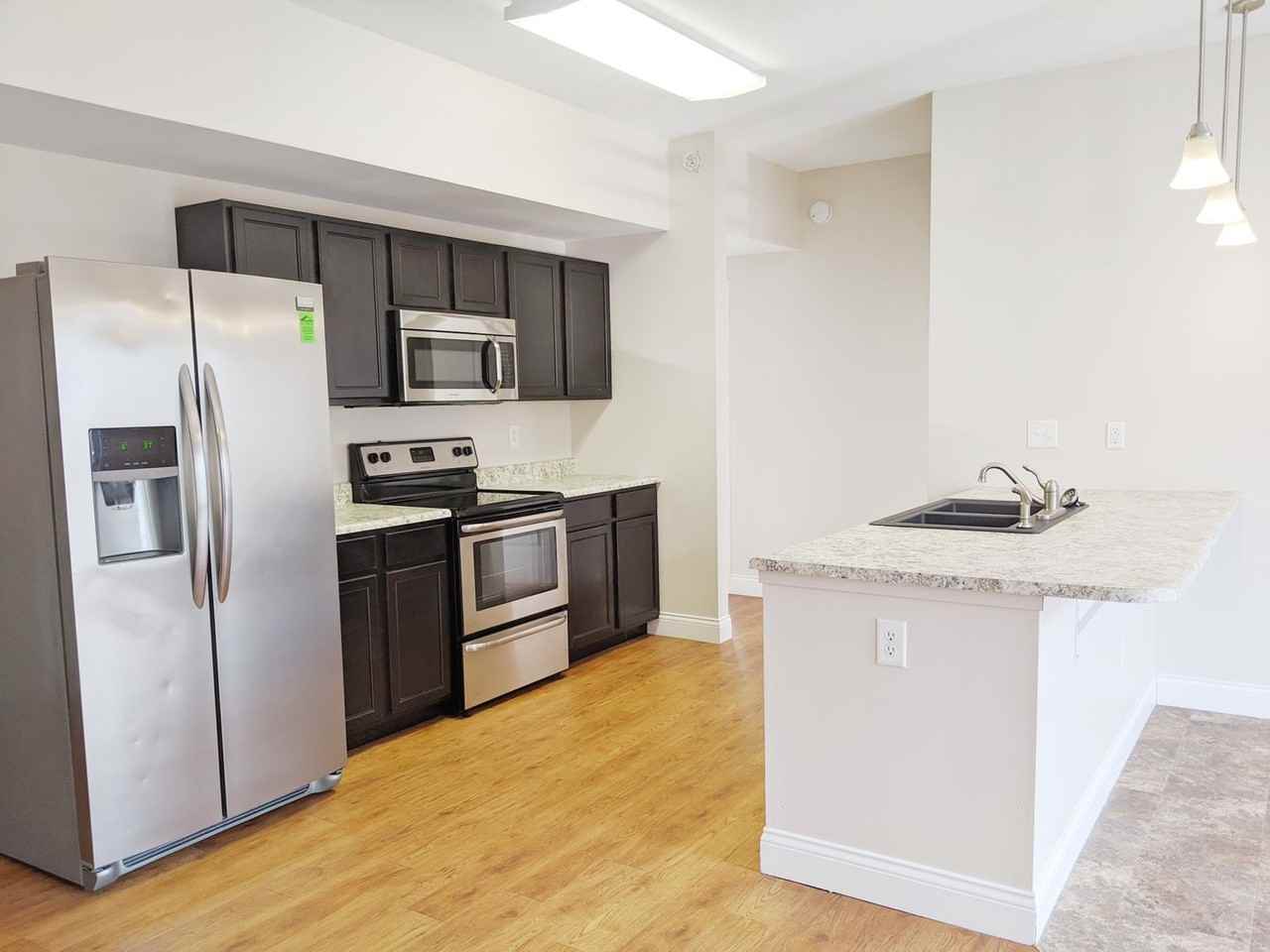 Sixth & Washington - Photo 6 of 22