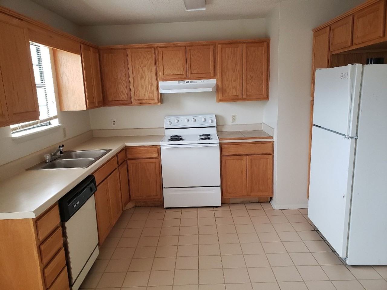 3 Lake Ave - Photo 2 of 17