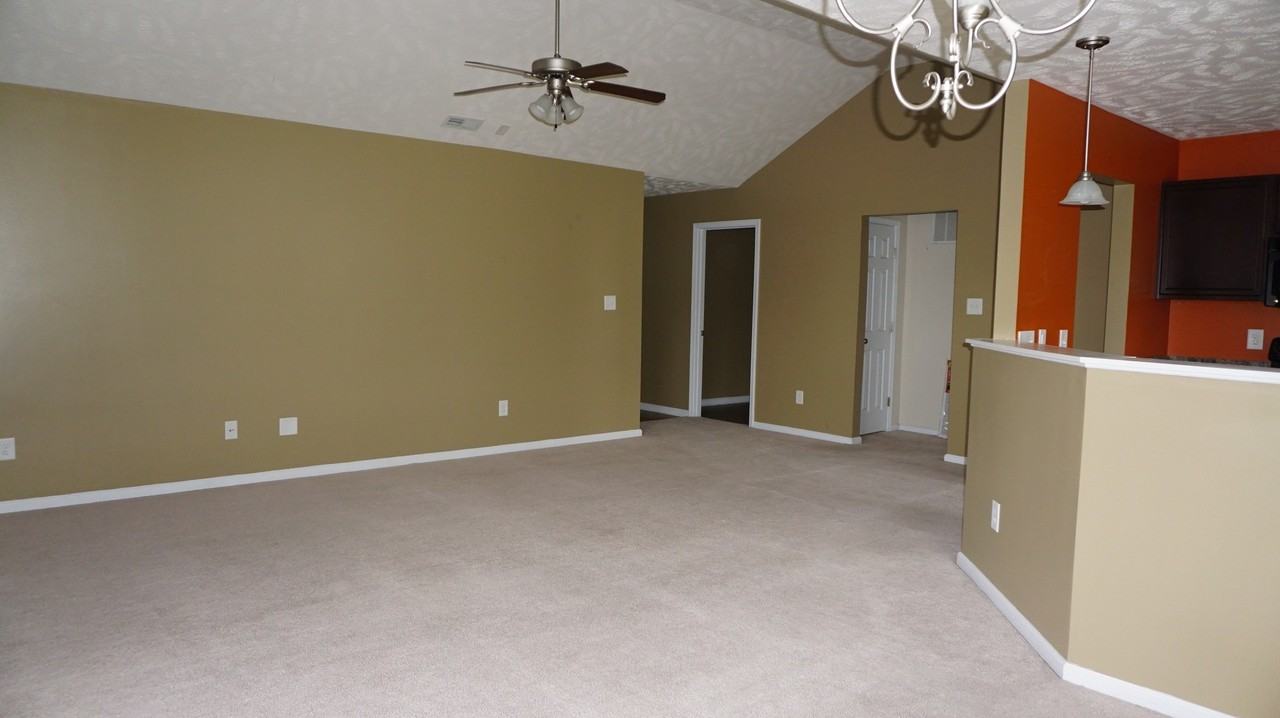 512 Broad Drive - Photo 4 of 24