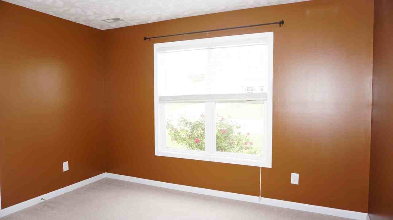 512 Broad Drive - Photo 7 of 24