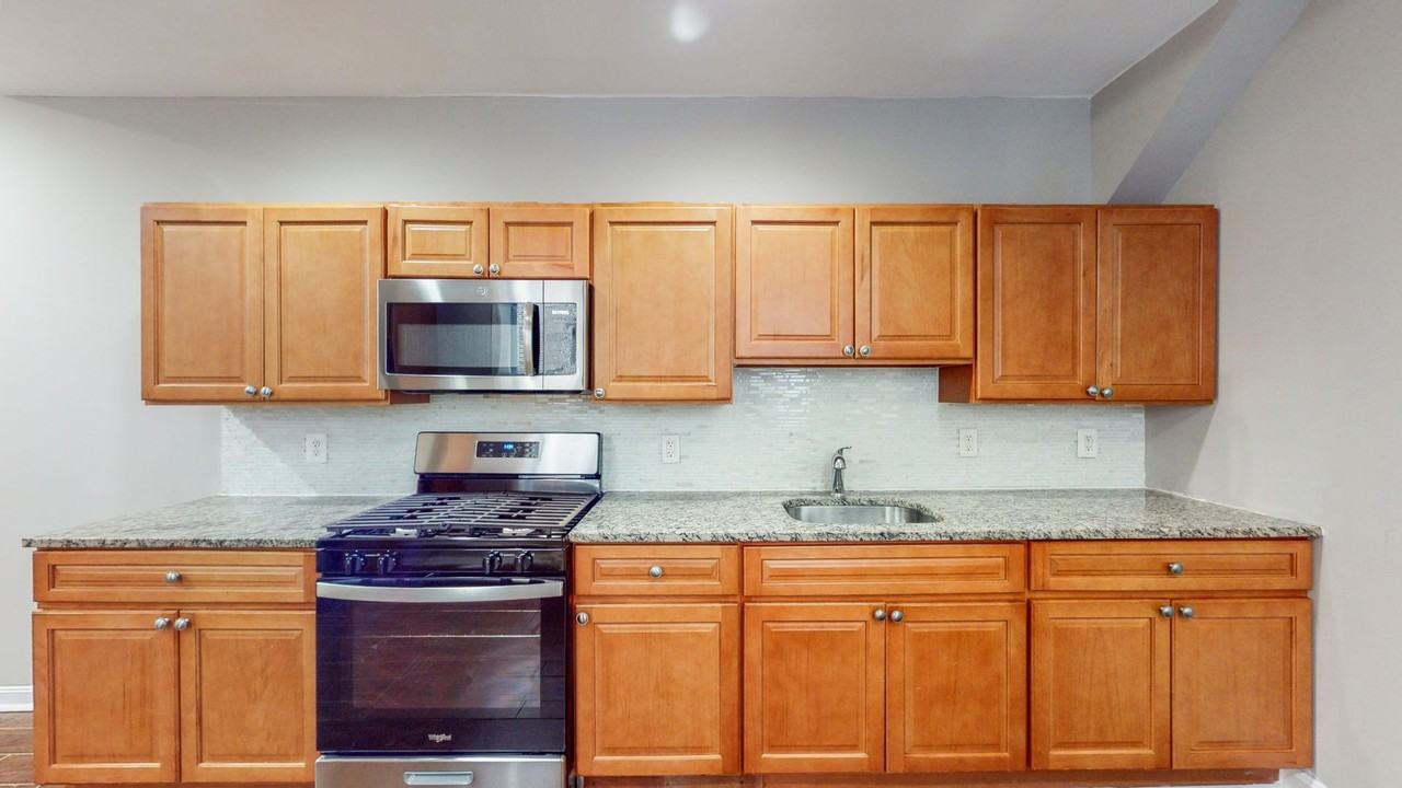 1225 Valley St - Photo 2 of 20