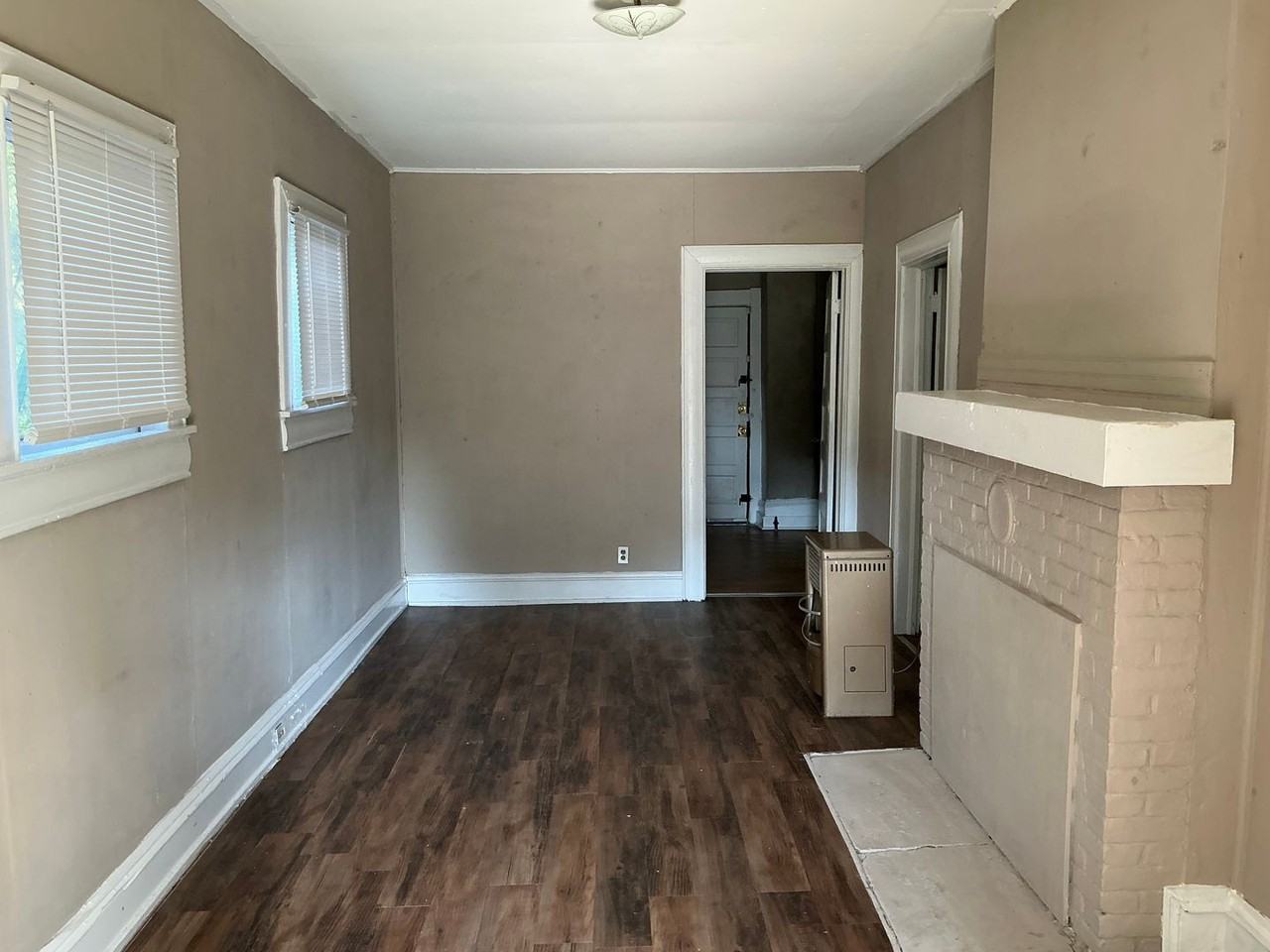 206 Samuel St - Photo 2 of 11