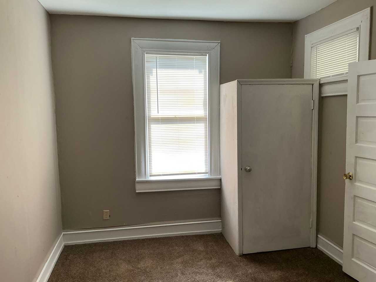 206 Samuel St - Photo 3 of 11