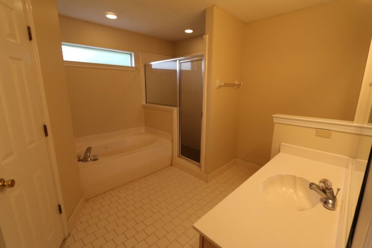 10046 Notting Hill Rd - Photo 7 of 16