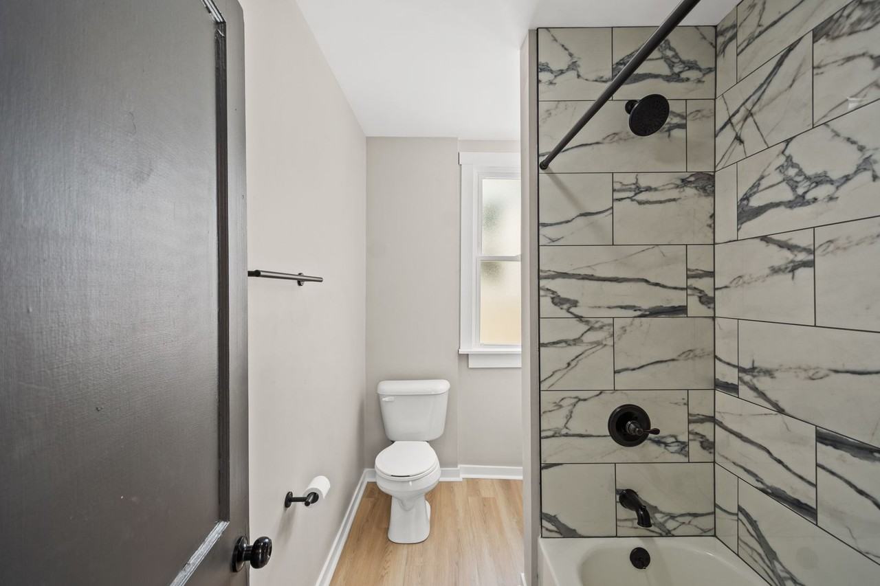 21 Lacona St - Photo 2 of 21