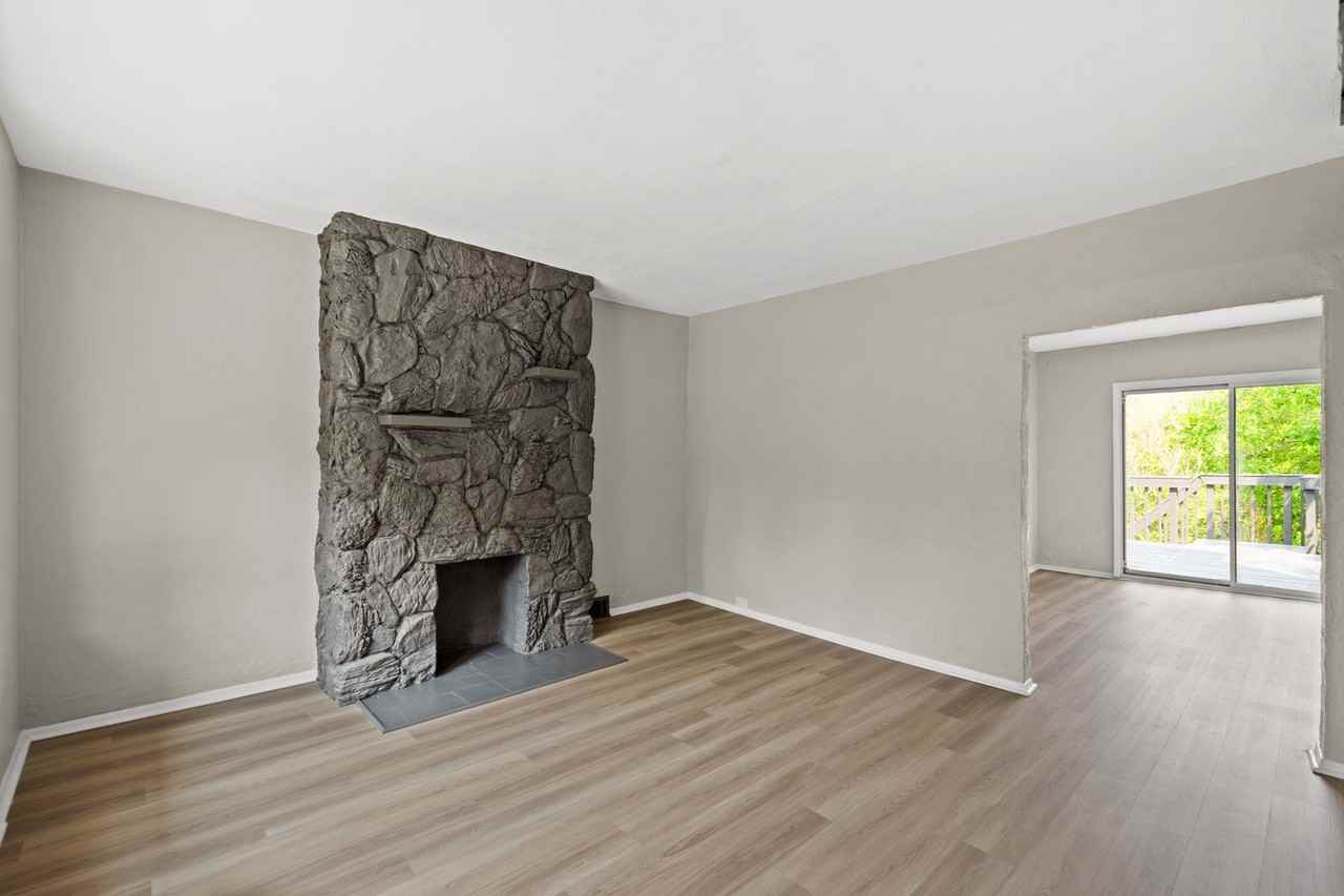 21 Lacona St - Photo 3 of 21