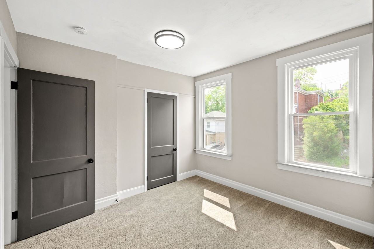 21 Lacona St - Photo 6 of 21
