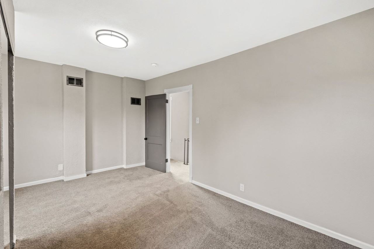 21 Lacona St - Photo 7 of 21