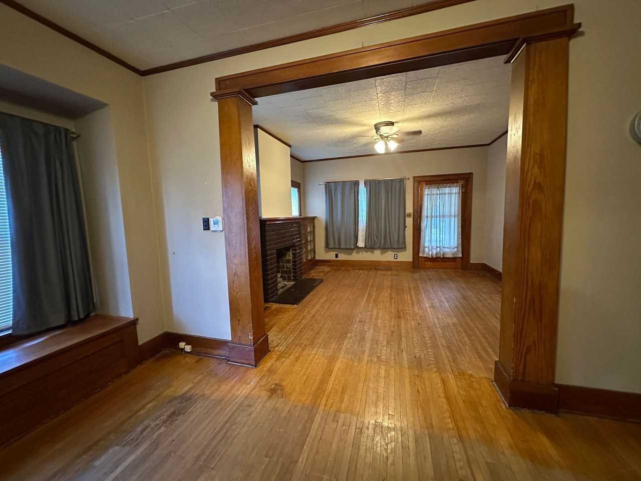 122 E Pleasant St - Photo 3 of 8