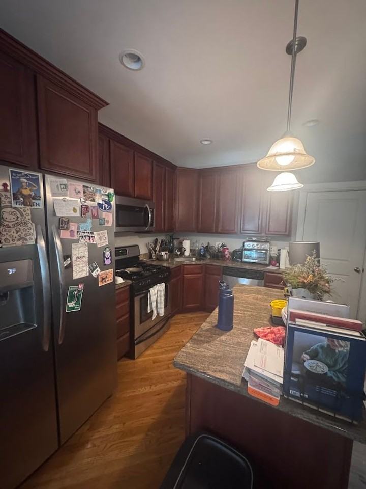 1342 W Greenleaf Ave Apt 2b #2B - Photo 2 of 6