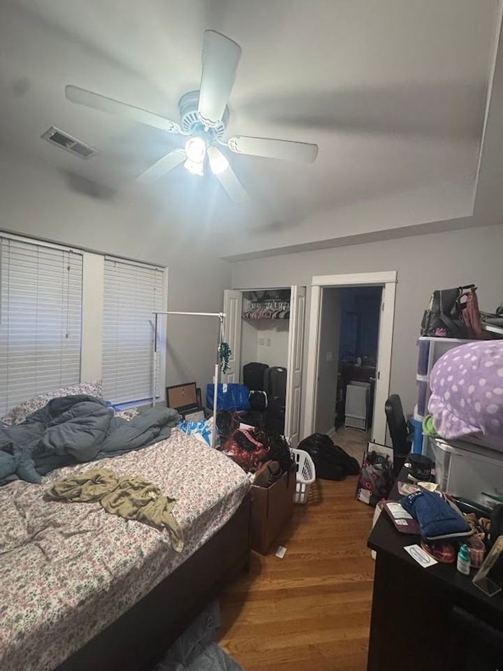 1342 W Greenleaf Ave Apt 2b #2B - Photo 5 of 6