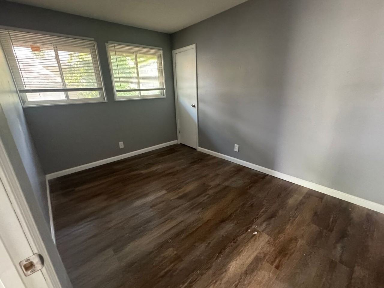 236 Mcalpine Dr - Photo 4 of 12