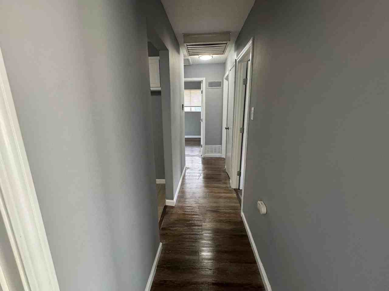 236 Mcalpine Dr - Photo 5 of 12