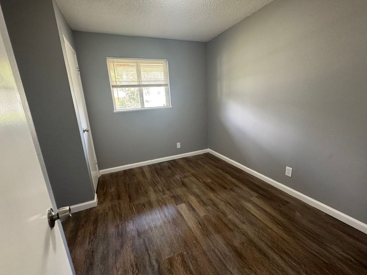 236 Mcalpine Dr - Photo 6 of 12