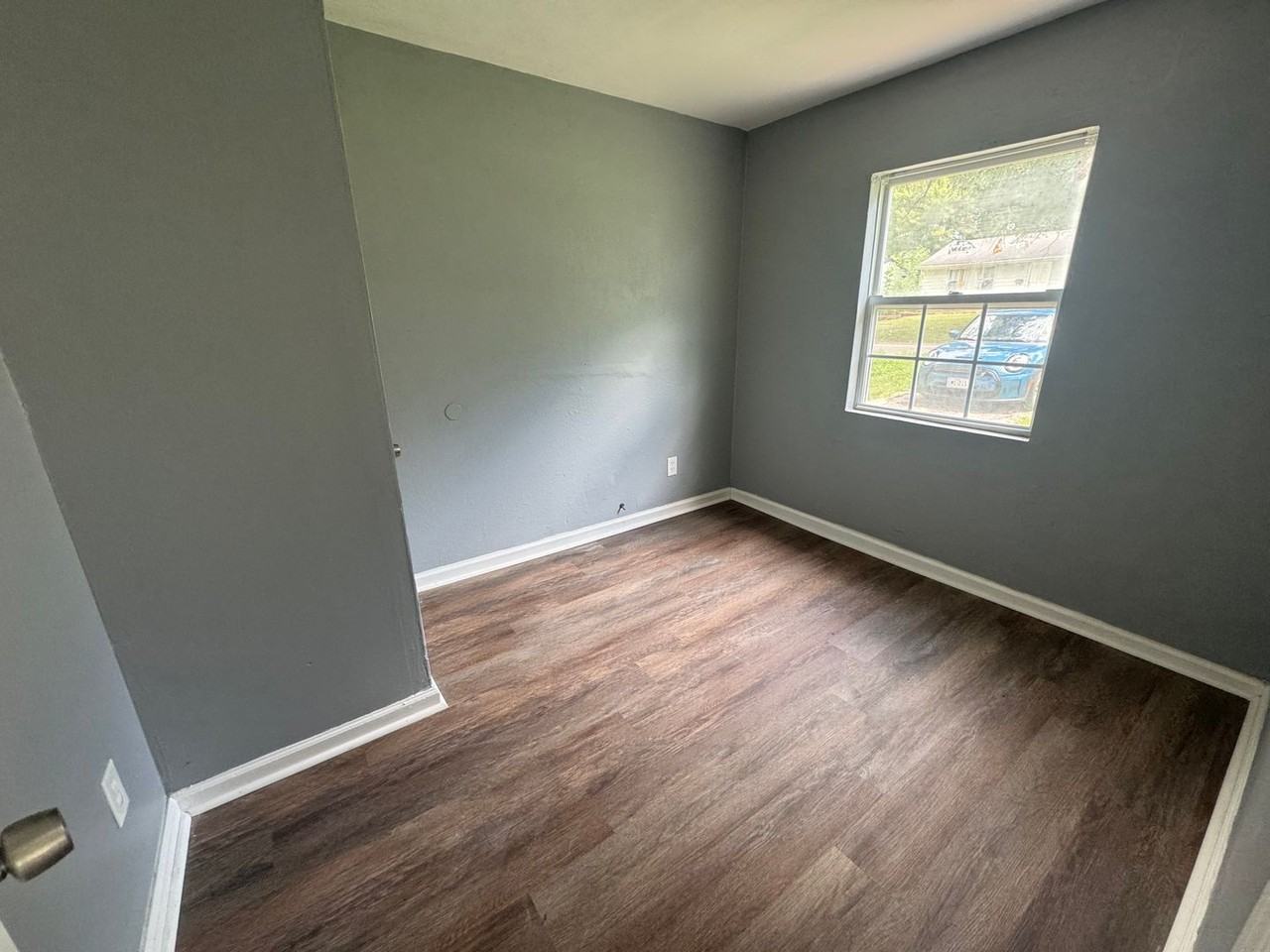 10113 Duke Dr - Photo 7 of 10