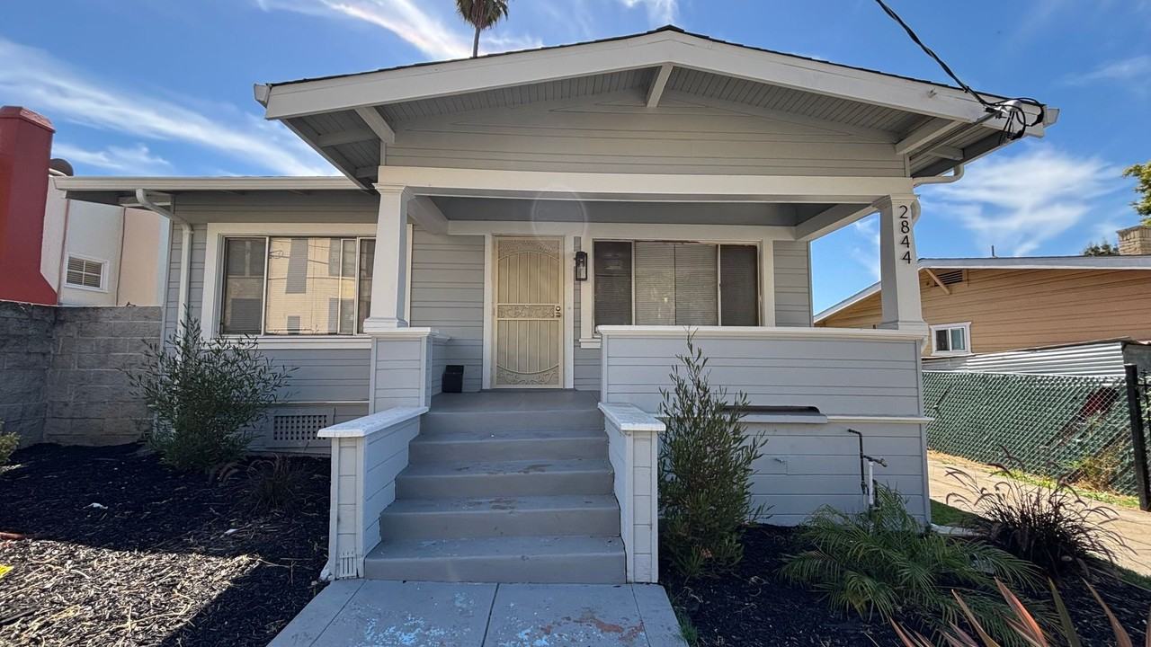 2842 Ritchie St - Photo 2 of 15