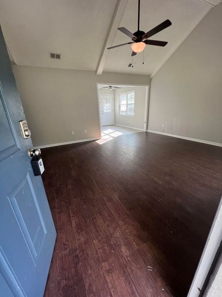 226 Sequoia Cir - Photo 3 of 11