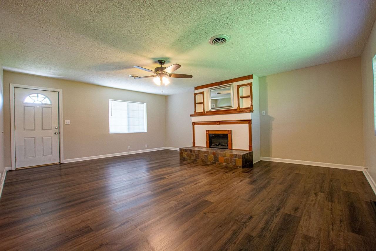 1518 Avenue N - Photo 3 of 18