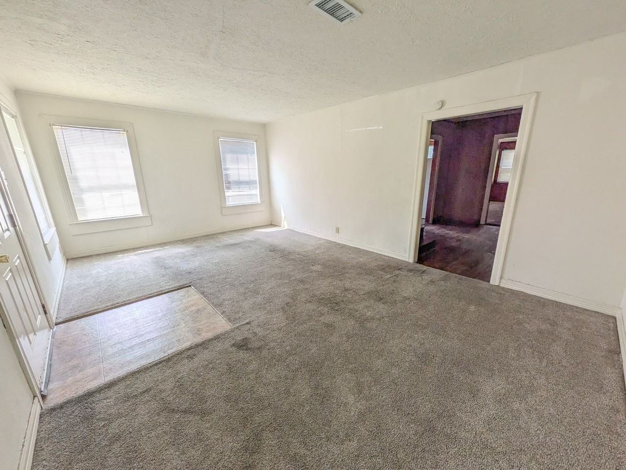3170 Roberts St - Photo 2 of 21
