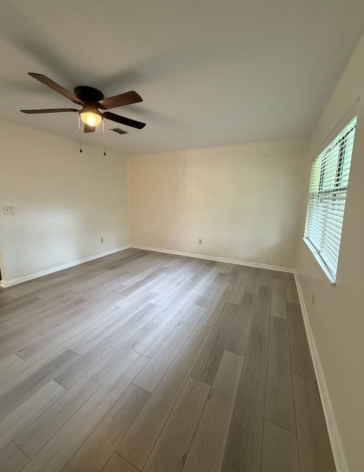 15615 Nw 138th Dr - Photo 3 of 40