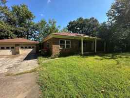 featured image of 2910 W 2nd Dr