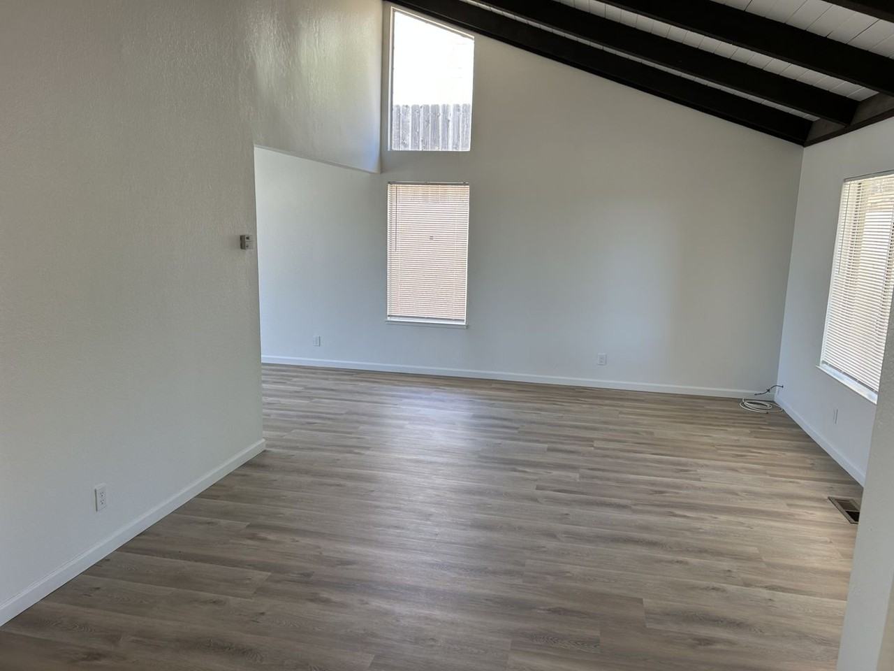 113 Ken Ct - Photo 6 of 35