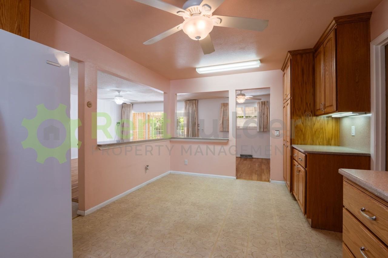 7308 Carriveau Ave Ne - Photo 3 of 25