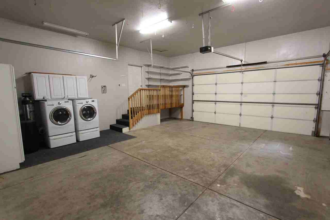 2374 S Cliffview St - Photo 7 of 46
