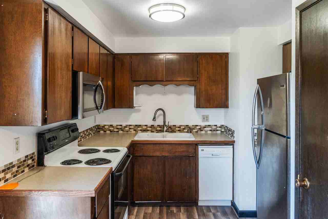 13726 E Mission Ave - Photo 2 of 26