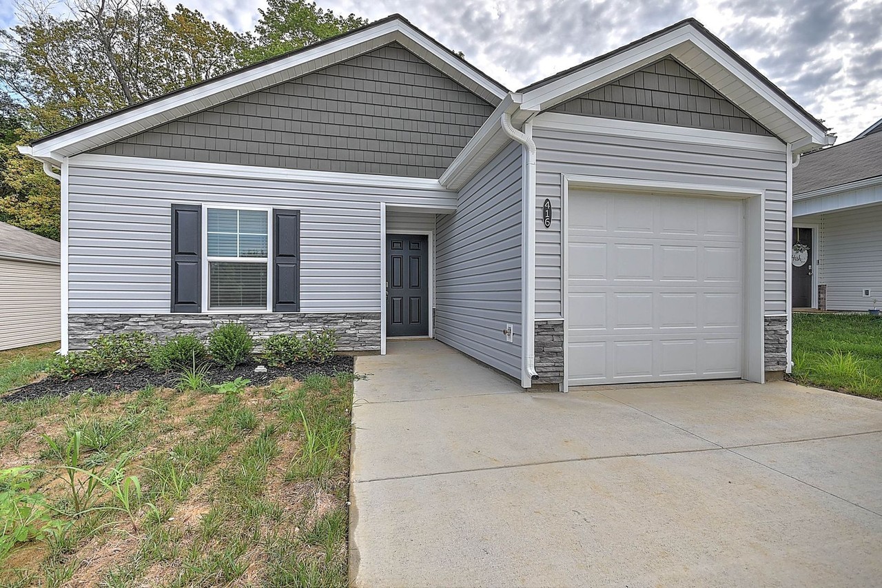 416 Arrowhead Dr - Photo 3 of 29