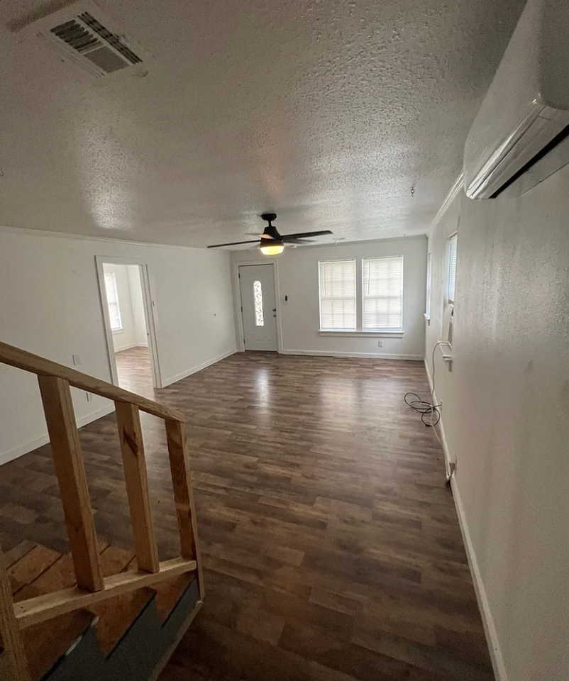 839 N New Haven Ave - Photo 2 of 16