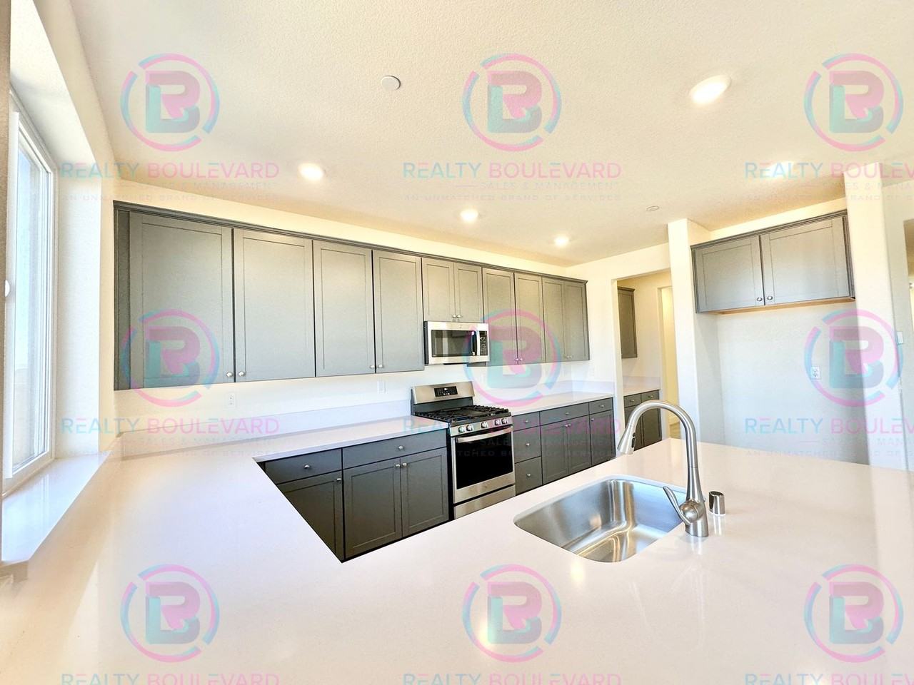 6996 Mount Nimba St - Photo 7 of 39