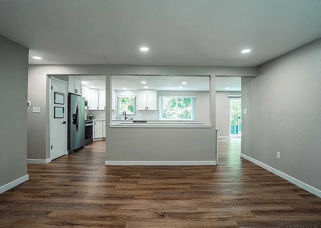 4854 S Parfet St - Photo 2 of 34