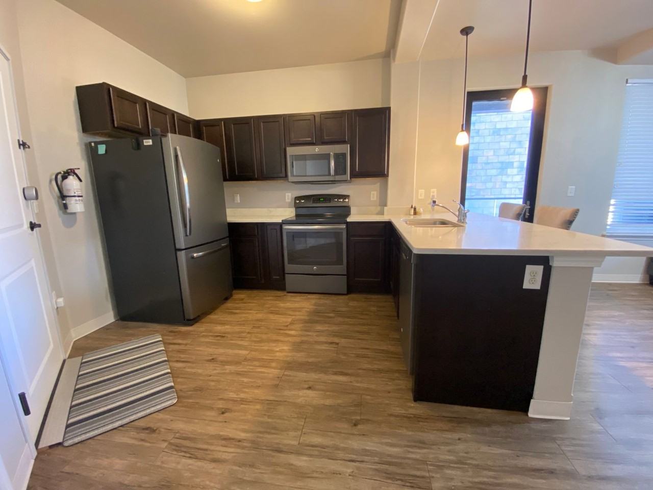 235 N Linn St - Photo 3 of 12
