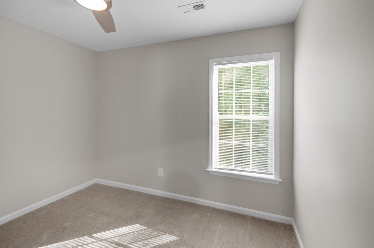 1256 Cross Creek Cir - Photo 4 of 46