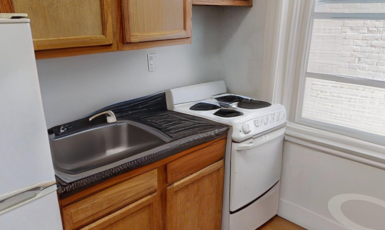 1350 Commonwealth Ave - Photo 5 of 8