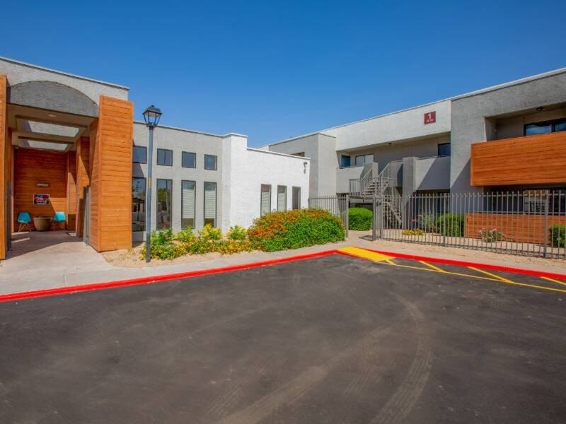 Portola Glendale - Photo 2 of 24