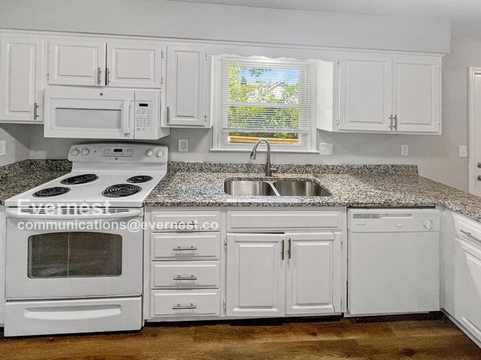 16604 W 145th Ter - Photo 2 of 27