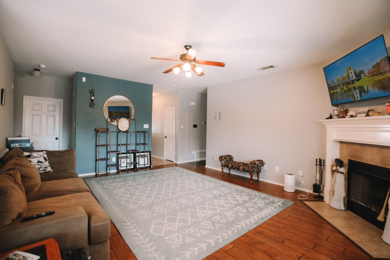 6520 Costa Dr #3 - Photo 5 of 19