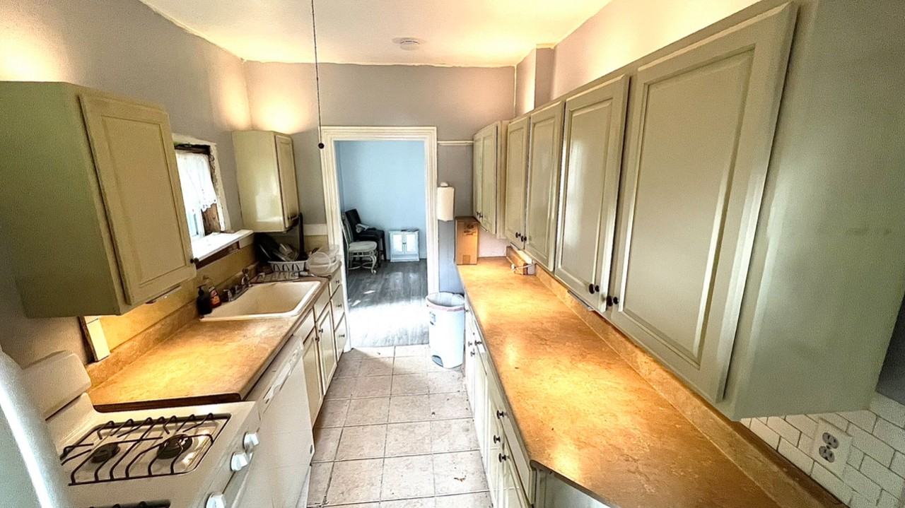 10 Woodland St #2nd - Photo 5 of 19