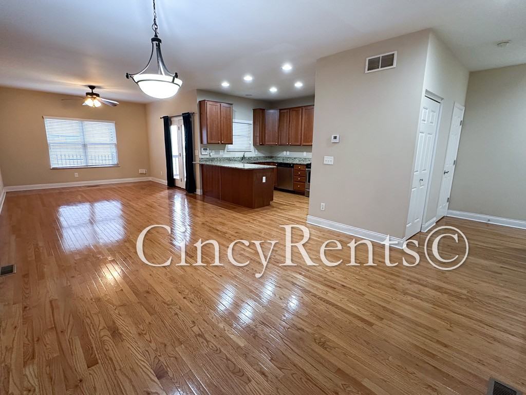 2933 Eden Ave #2933 - Photo 3 of 31